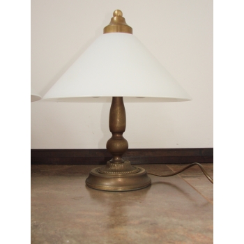 Para klasycznych lamp nocnych vintage